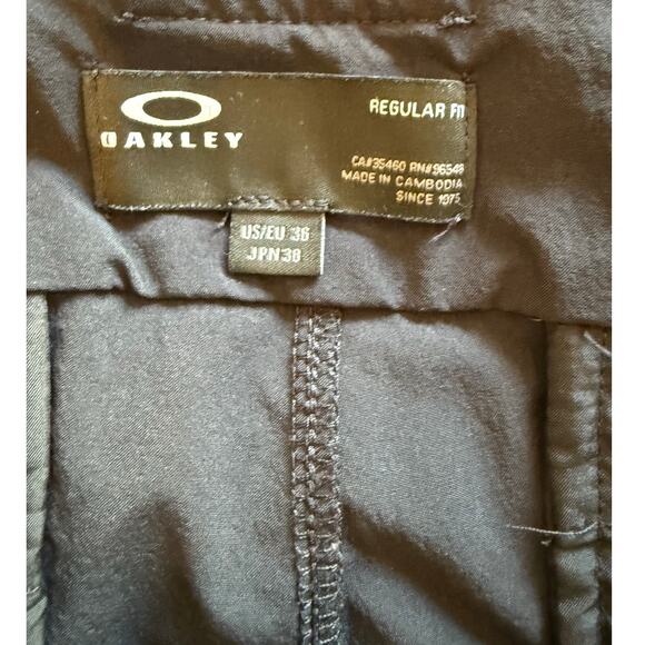 Oakley Men's Regular Fit Performance Golf Shorts Size 36 - Picture 2 of 3